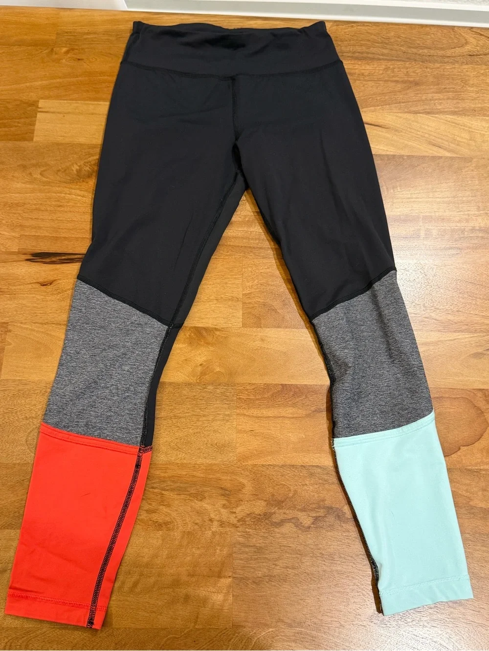 lululemon athletica Black Leggings with Grey, Coral & Mint Colorblock Size 4